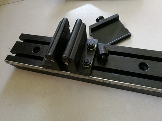 万能拉压力试验机三点弯曲实验步骤是什么？